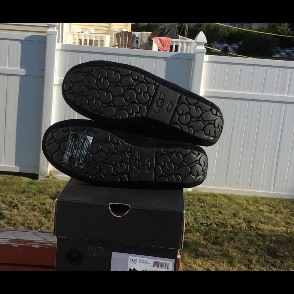 UGG ascot slippers - Picture 7 of 7